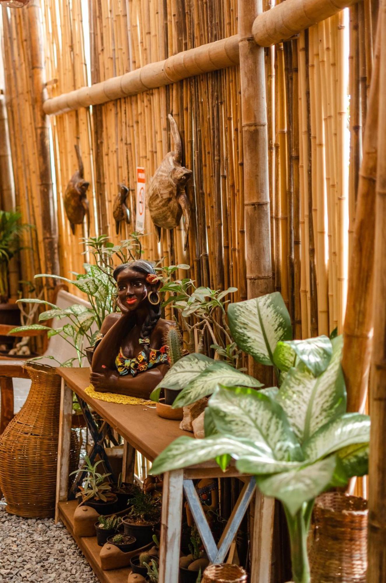 Doce Lar Hostel Noronha เฟอร์นันโด เด โนรอนญา ภายนอก รูปภาพ