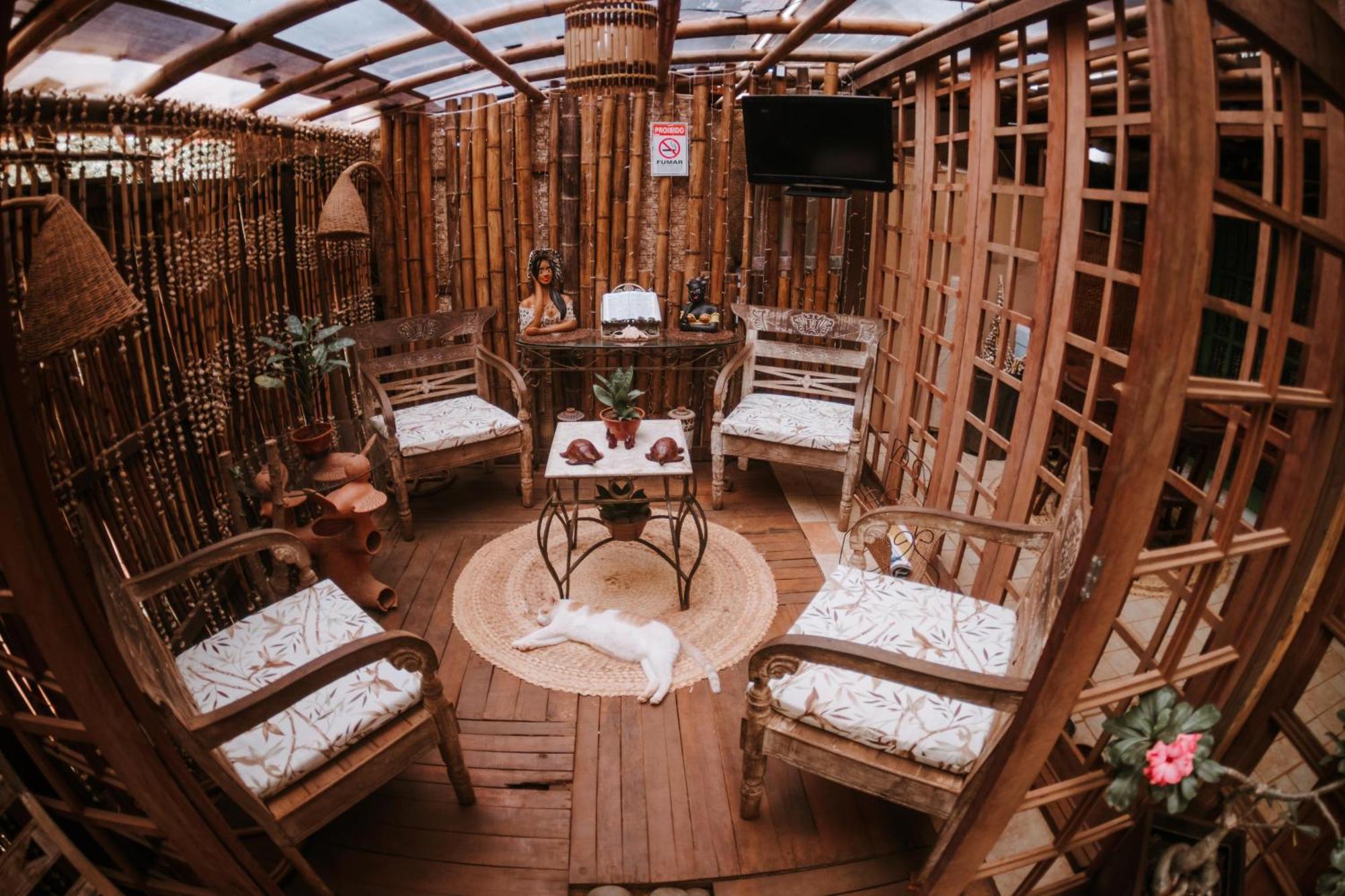 Doce Lar Hostel Noronha เฟอร์นันโด เด โนรอนญา ภายนอก รูปภาพ