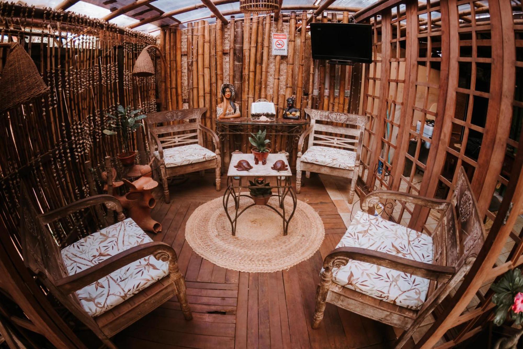 Doce Lar Hostel Noronha เฟอร์นันโด เด โนรอนญา ภายนอก รูปภาพ